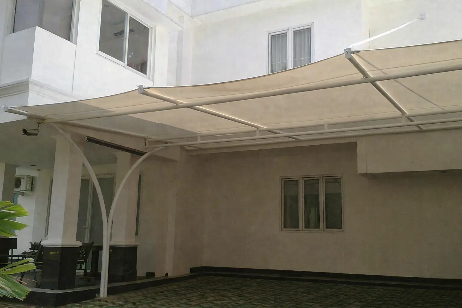 Kanopi membrane elegan Bengkel Las Karya Adi Jakarta Selatan