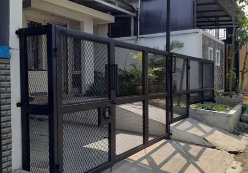 Pagar rumah tinggal Bengkel Las Karya Adi Jakarta Selatan